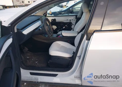 2023 Tesla Model Y Awd/Long Range Dual Motor All-Wheel Drive from USA, damaged, VIN 7SAYGDEE8PF799423